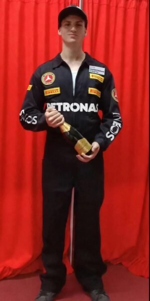 WhatsApp Image 2026-09-22 at 12.48.51 Disfraz de Piloto de F1 (2)