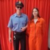 Disfraz de pareja policia - preso